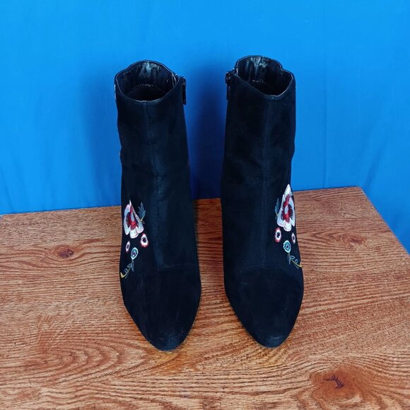 Express Boots Womens Sz 8 Faux Suede Embroidered Floral Ankle Booties Block Heel - Picture 3 of 15